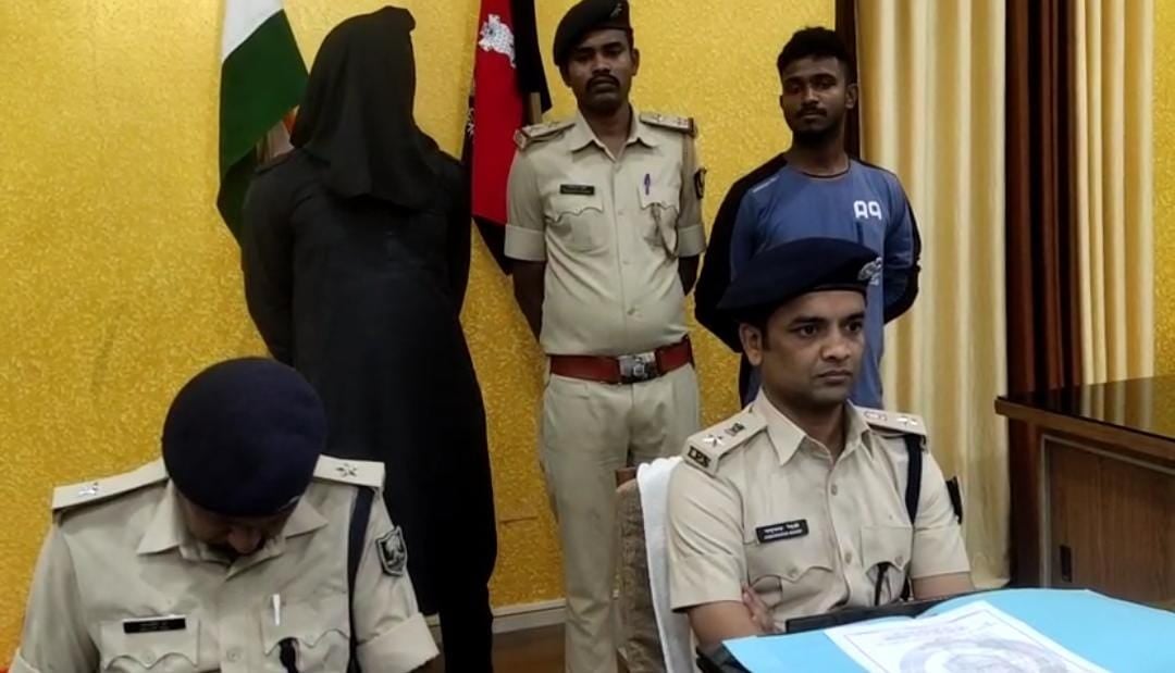 मुंगेर: अवैध हथियार के खिलाफ मुंगेर पुलिस की बड़ी कार्रवाई, हथियार की खेप के साथ तस्कर गिरफ़्तार