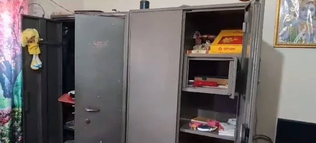राजधानी में चोरों का उत्पात, पुलिस के नाक के नीचे से 20 लाख के गहने और कैश की चोरी