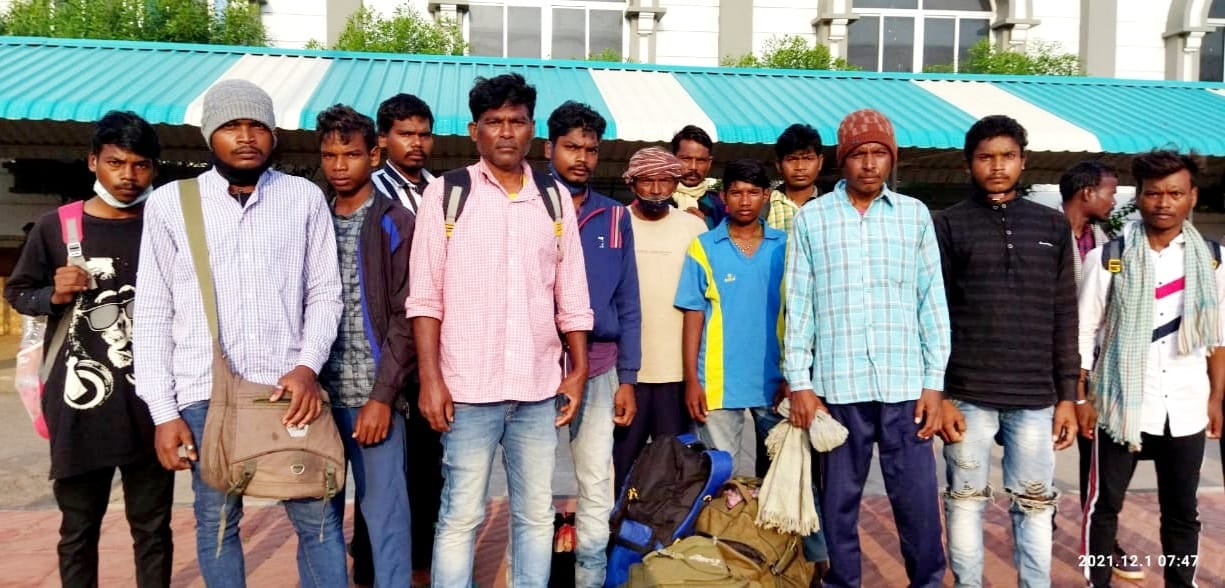 न पीने को मिलता साफ पानी, न सोने को चार घंटे, बंधक से मुक्त हुए मजदूरों ने सुनाई आपबीती