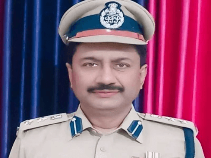 डीआईजी शफीउल हक की छिन गई वर्दी, ललन सिंह के नाम पर कर रहे थे उगाही