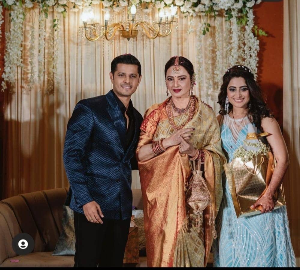 नील और ऐश्वर्या शर्मा की रिसेप्शन पार्टी में पहुंची रेखा