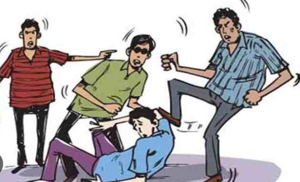 जमशेदपुर: छेड़खानी का विरोध लड़की के परिजनों को पड़ा भारी, पीड़िता के पिता का पीटकर किया ये हाल, पढ़ें पूरा मामला