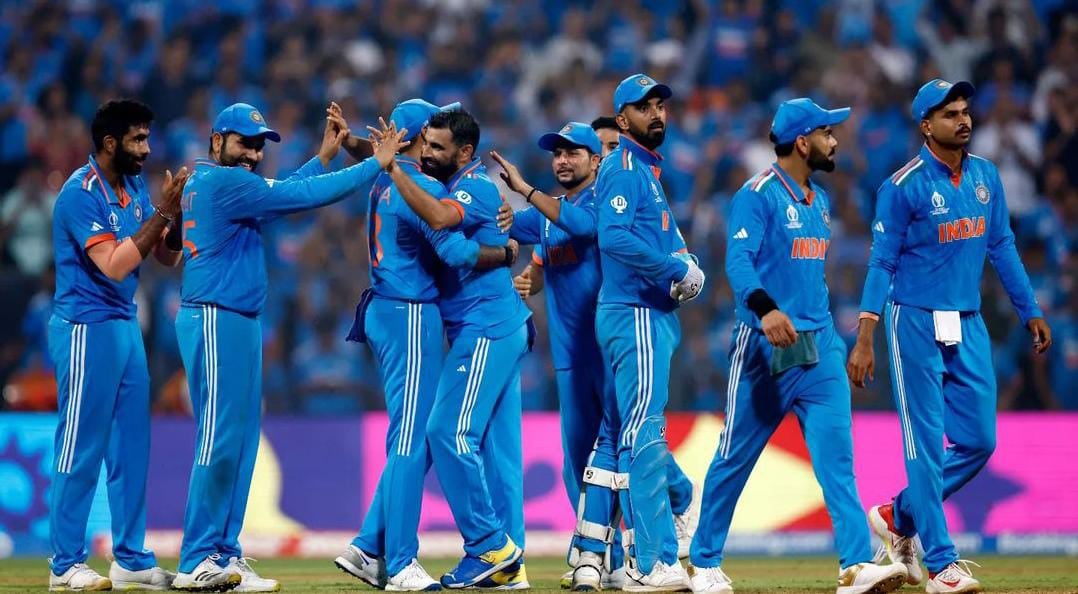 भारतीय टीम ने वर्ल्ड कप के फाइनल में बनाई अपनी जगह, न्यूजीलैंड को 327 रन पर किया ऑल आउट