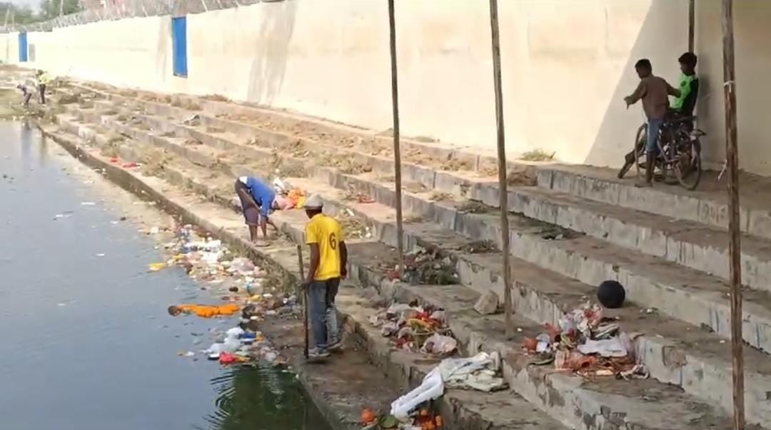 दो दिन बाद है छठ महापर्व, लेकिन अब तक नहीं हुई नदी घाटों की सफाई, पढ़ें आखिर क्यों गुमला जिला प्रशासन है उदासीन