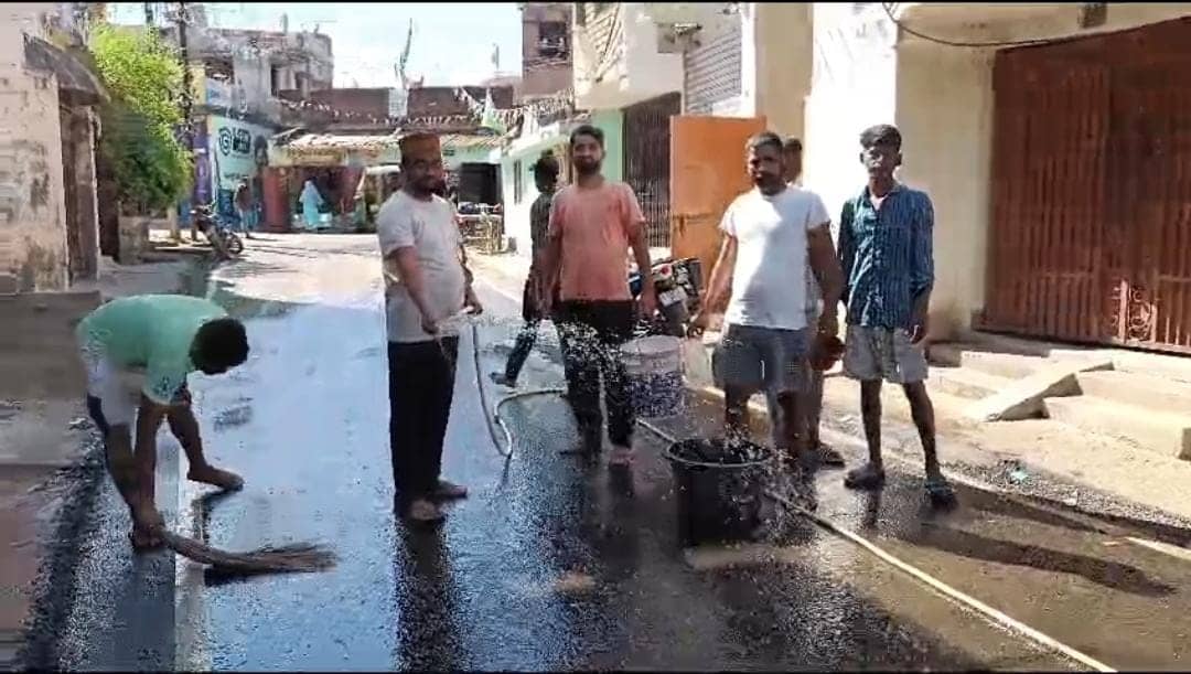 हे छठी मईया! छठ महापर्व में टूटी धर्म की जंजीर, जानें कैसे दुमका में अल्पसंख्यक समुदाय के लोगों ने साफ-सफाई के लिए बढ़ाया हाथ