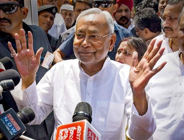 'सरहदों पर तनाव है क्या, पता तो करो चुनाव है क्या' जानिये, 2024 के महासंग्राम के पहले सीएम नीतीश ने क्यों चला विशेष राज्य के दर्जे का दांव