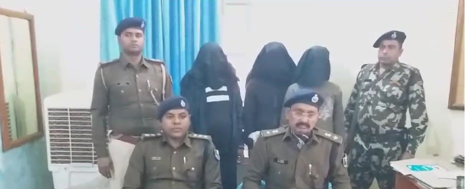 फिल्मी अंदाज में टैंकर के अंदर ले जा रहे थे विदेशी शराब, पुलिस ने 264 कार्टून समेत दो को किया गिरफ्तार