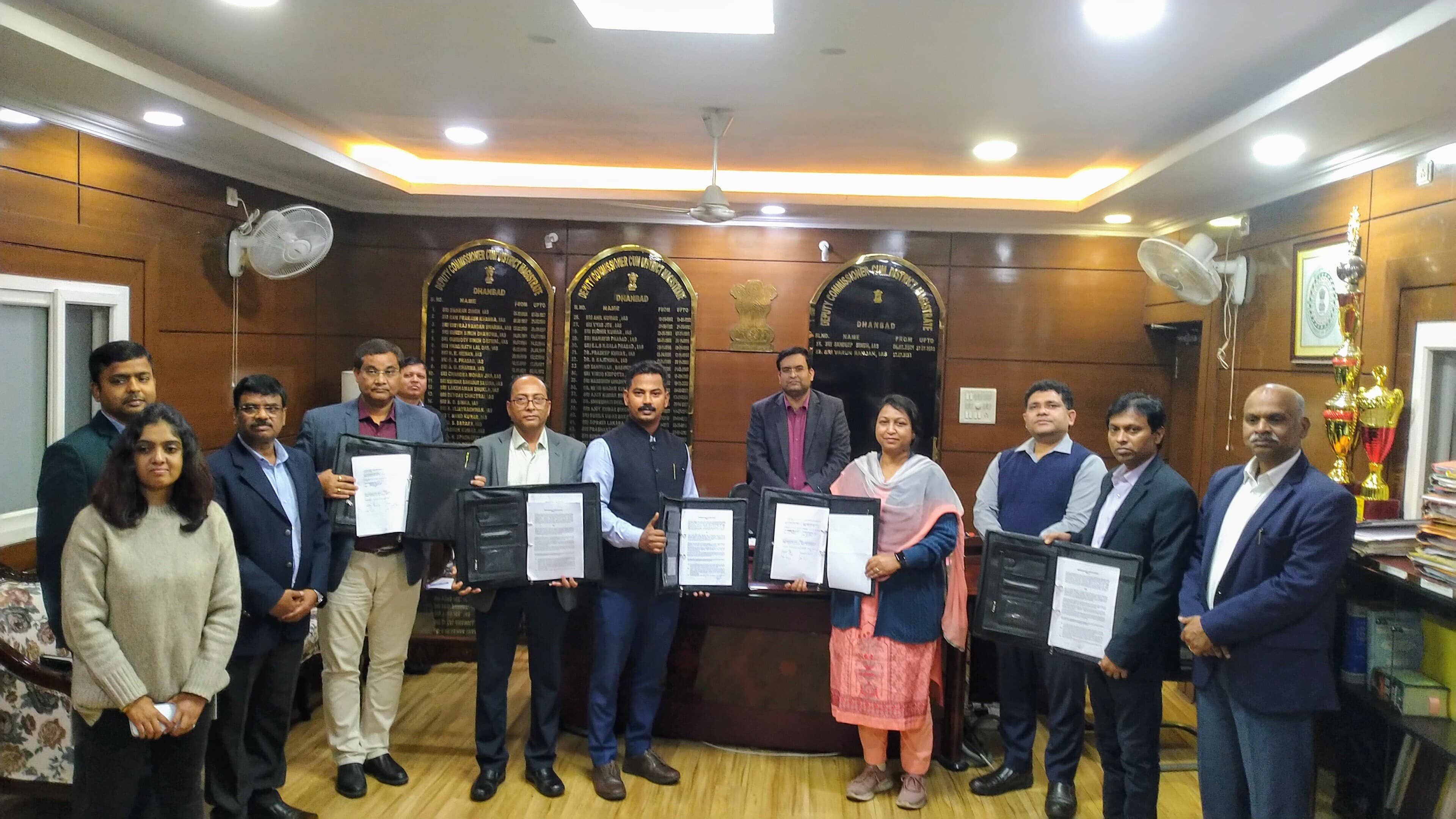 जिला प्रशासन और बीसीसीएल के बीच कुल छह योजनाओं के लिए हुआ एमओयू, जानिए खबर की डिटेल्स