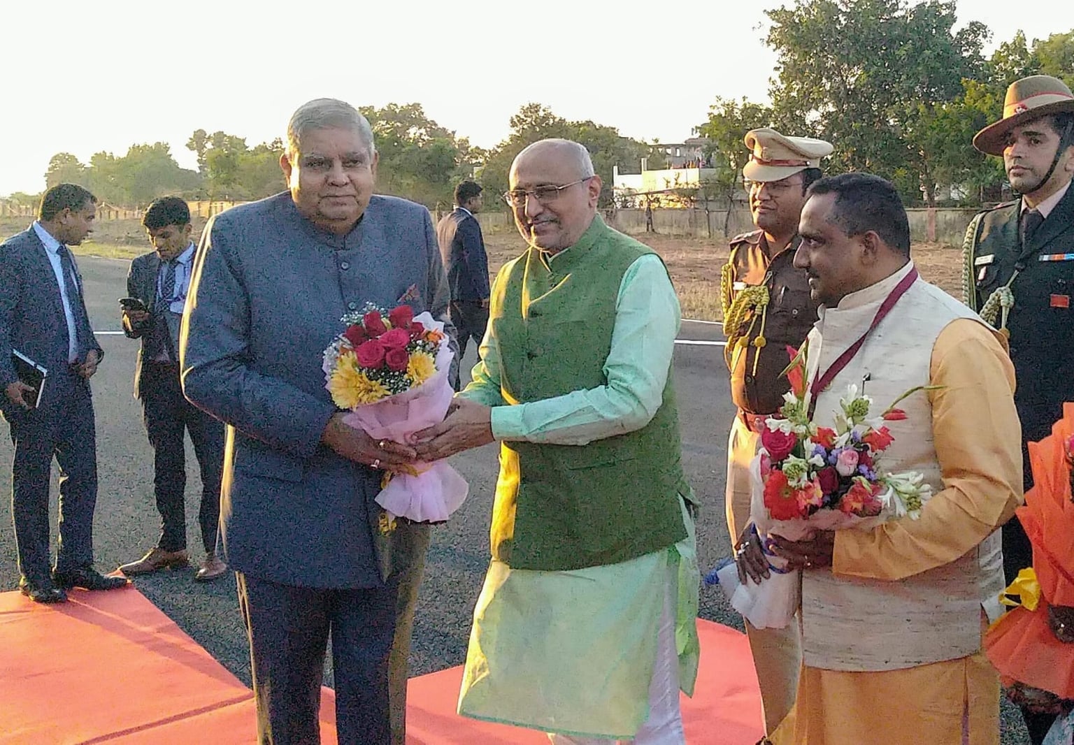 महाजाम झेला धनबाद शहर, निकलते वक्त जब राज्यपाल का काफिला जाम में फंसा तो अधिकारियों के फूले हाथ पांव