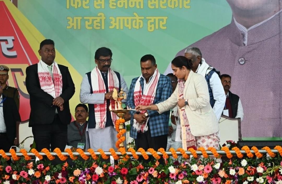 धनबाद को 531 करोड़ की विकास योजनाओं सहित नए समाहरणालय भवन की मिली सौगात,अधिकारियों पर दिखा काले रंग का खौफ