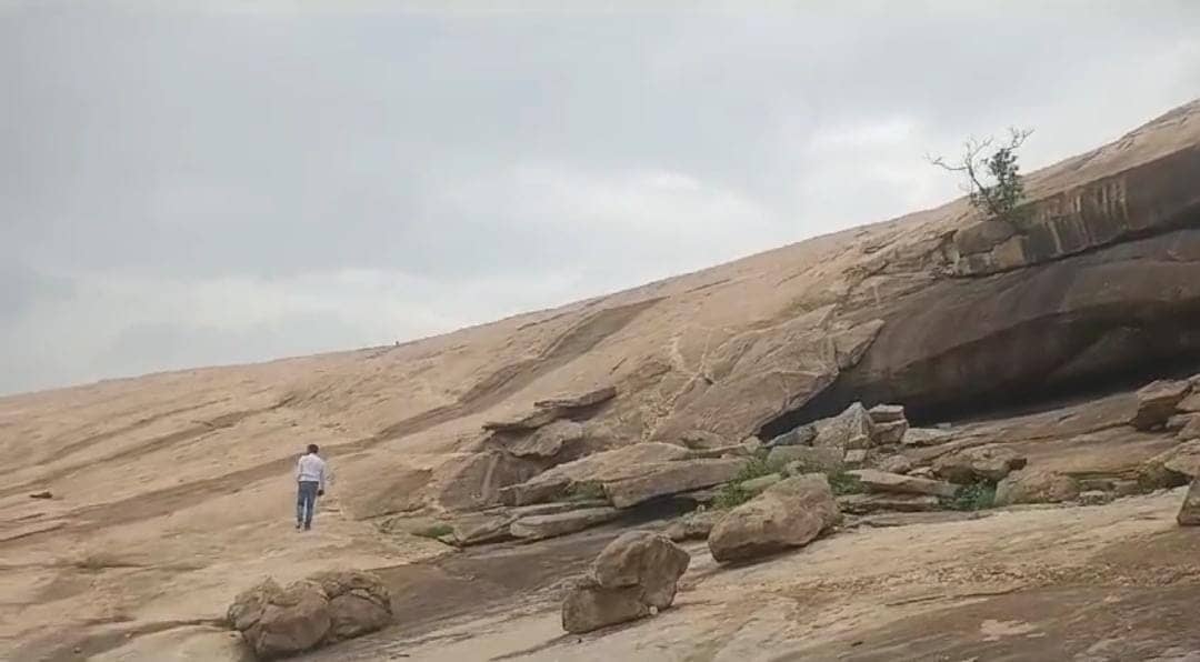 गुमला: प्रशासनिक उपेक्षा का शिकार हुआ ऐतिहासिक धार्मिक स्थल बुढ़वा महादेव! सुंदर वादियों में होने के बाद भी नहीं हुआ पूर्ण विकास