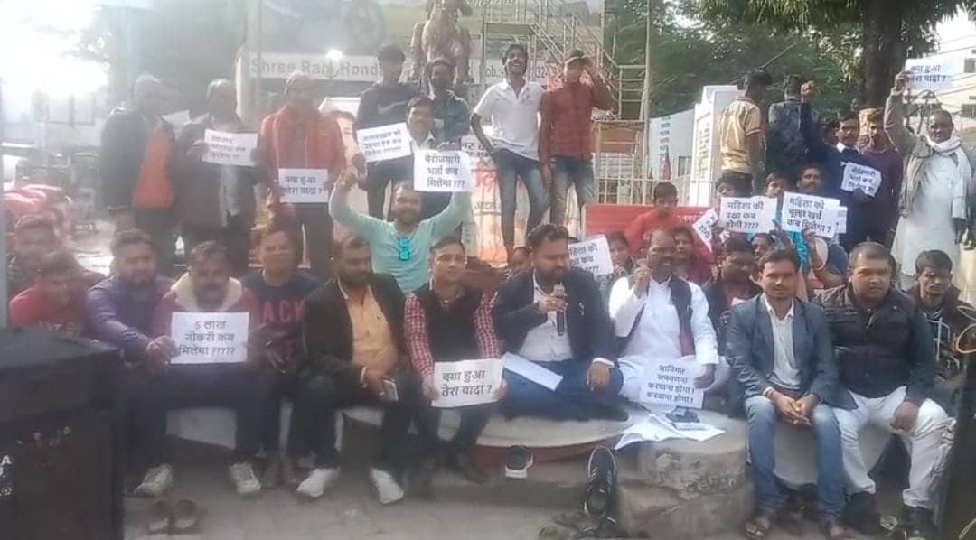 देवघर: सरकार के चार साल पूरा होने पर सीएम हेमंत सोरेन ने गिनाई उपलब्धियां, तो आजसू ने मनाया विश्वासघात दिवस, कहा सरकार हर मोर्चे पर हुई फेल