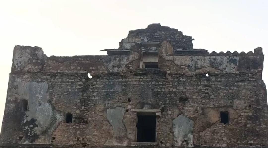 गुमला: सरकारी उदासीनता की वजह से अस्तित्व खो रहा था नवरत्न गढ़ किला ! जैसे ही पड़ी पीएम की नजर, चमक गई किस्मत, तेजी से हो रहा विकास