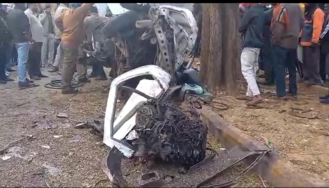 Big breaking:जमशेदपुर में भीषण सड़क हादसा, 6 की मौत, दो घायल