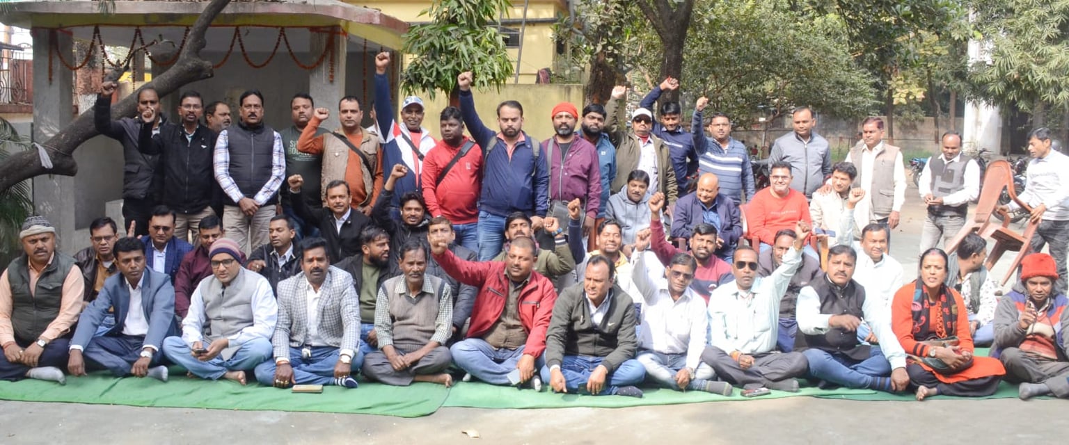 धनबाद के पत्रकारों ने दिया धरना, पत्रकारों पर प्राथमिकी वापस की मांग की