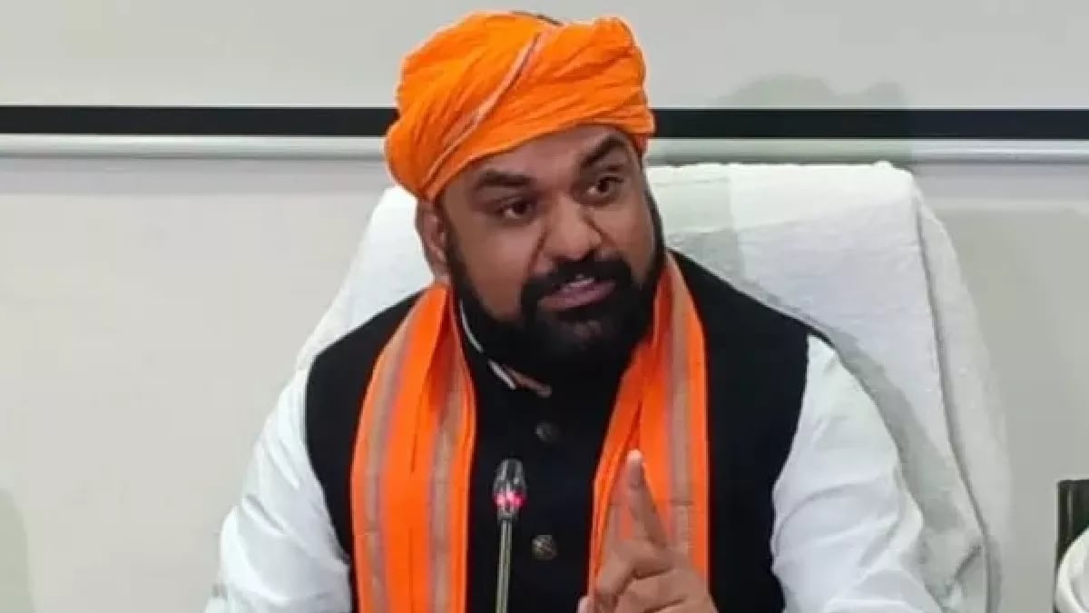 ईडी की पूछताछ पर उठने लगे सवाल! ‘क्या तेजस्वी रेल मंत्री थे?’ राजद के बयान पर सम्राट चौधरी और मांझी ने लालू प्रसाद को दिलाई पुरानी याद