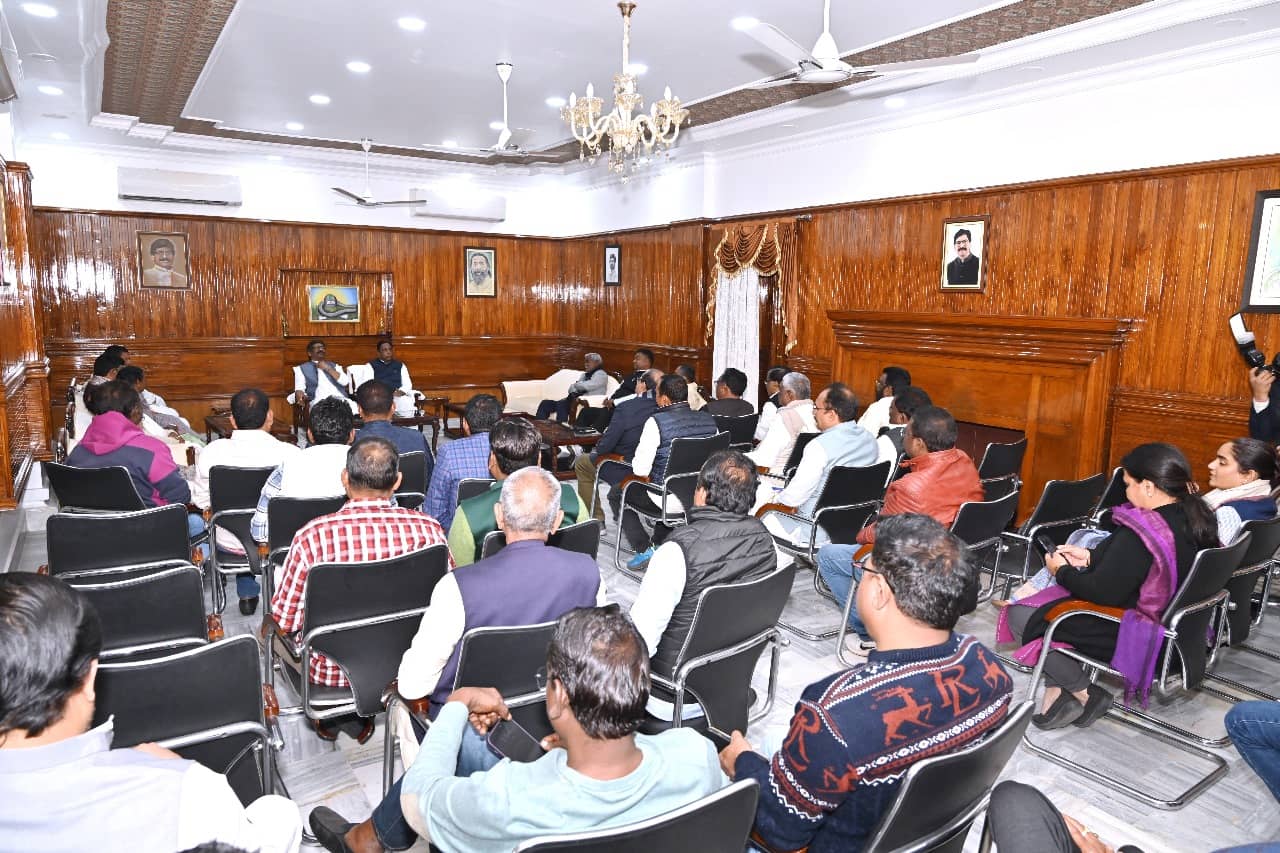 रांची: मुख्यमंत्री आवास में चल रही विधायक दल की बैठक हुई खत्म, कल ईडी सीएम से करने वाली है पूछताछ