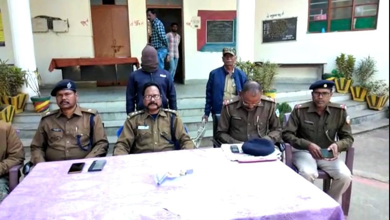 किसी घटना को अंजाम देने के फिराक में था अपराधी,पुलिस ने किया गिरफ्तार