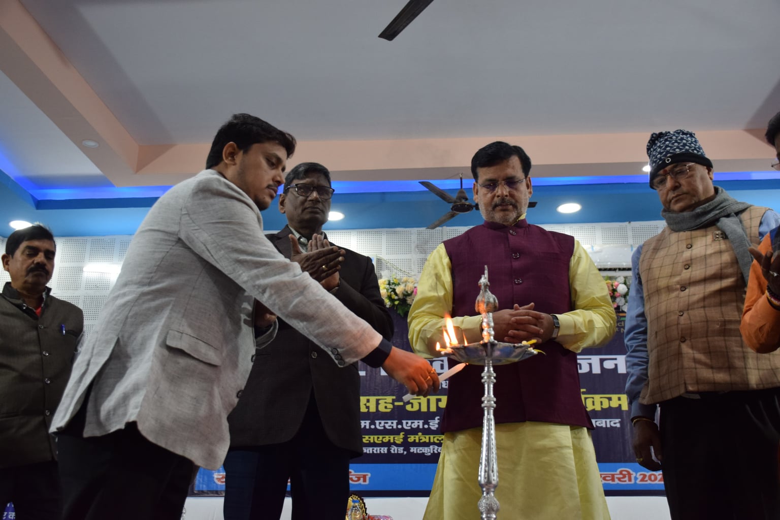 साहिबगंज में पीएम विश्वकर्मा योजना को लेकर जागरूकता कार्यक्रम, विधायक अनंत ओझा ने गिनाई पीएम की उपलब्धियां, पढ़ें विस्तार से