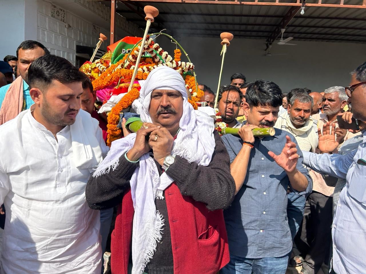 भाजपा नेता लालन कुमार सिंह पंचतत्व में विलीन,अंतिम दर्शन के लिए हजारों लोग पहुंचे, दी श्रद्धांजलि