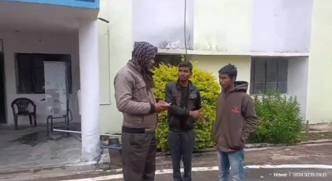 गढ़वा:बेरहम पति ने कुल्हाड़ी से मारकर की पत्नी की हत्या, पुलिस ने आरोपी पति को किया गिरफ्तार, पढ़ें हत्या की वजह