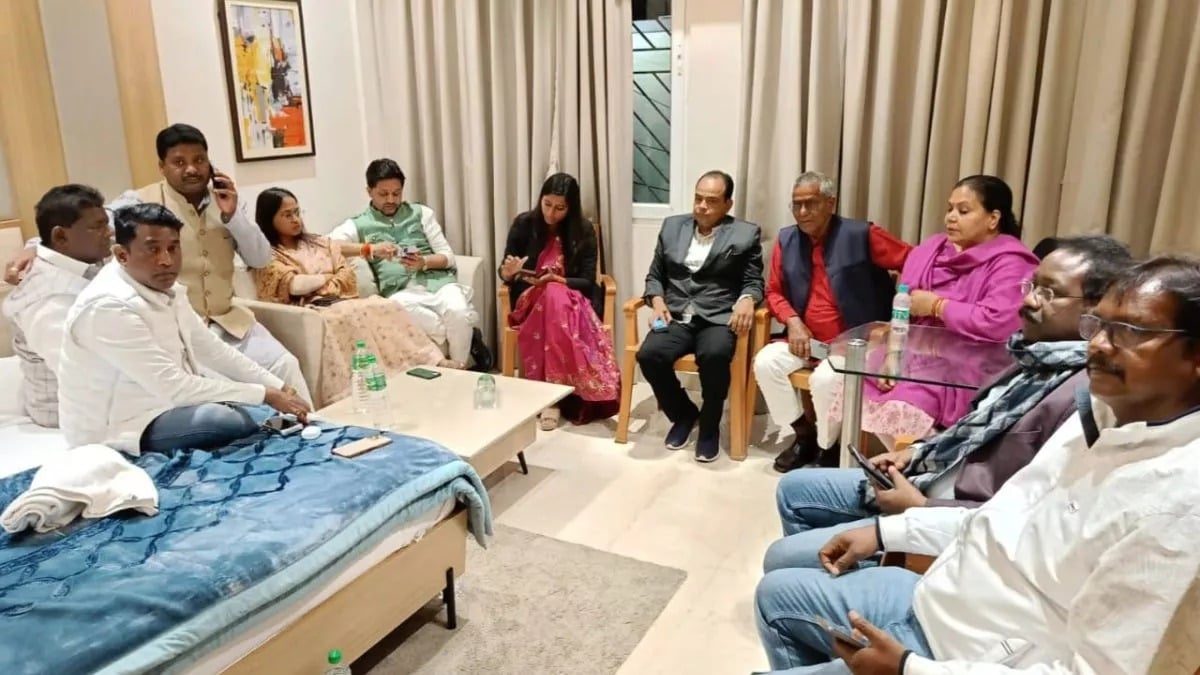 झारखंड में होगा बड़ा खेला, बेंगलुरु जाने की तैयारी में कांग्रेस के नाराज विधायक