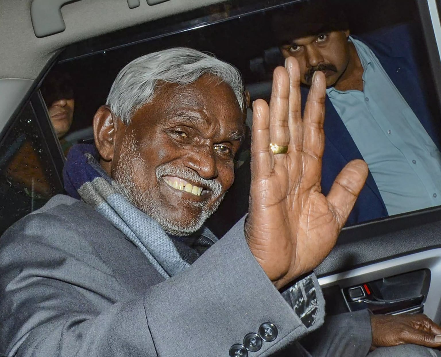 नाराज कांग्रेसी विधायकों का तेवर गरम, बजट सत्र के दौरान खतरे में चंपाई सरकार या मल्लिकार्जुन खड़गे निकालेंगे राह