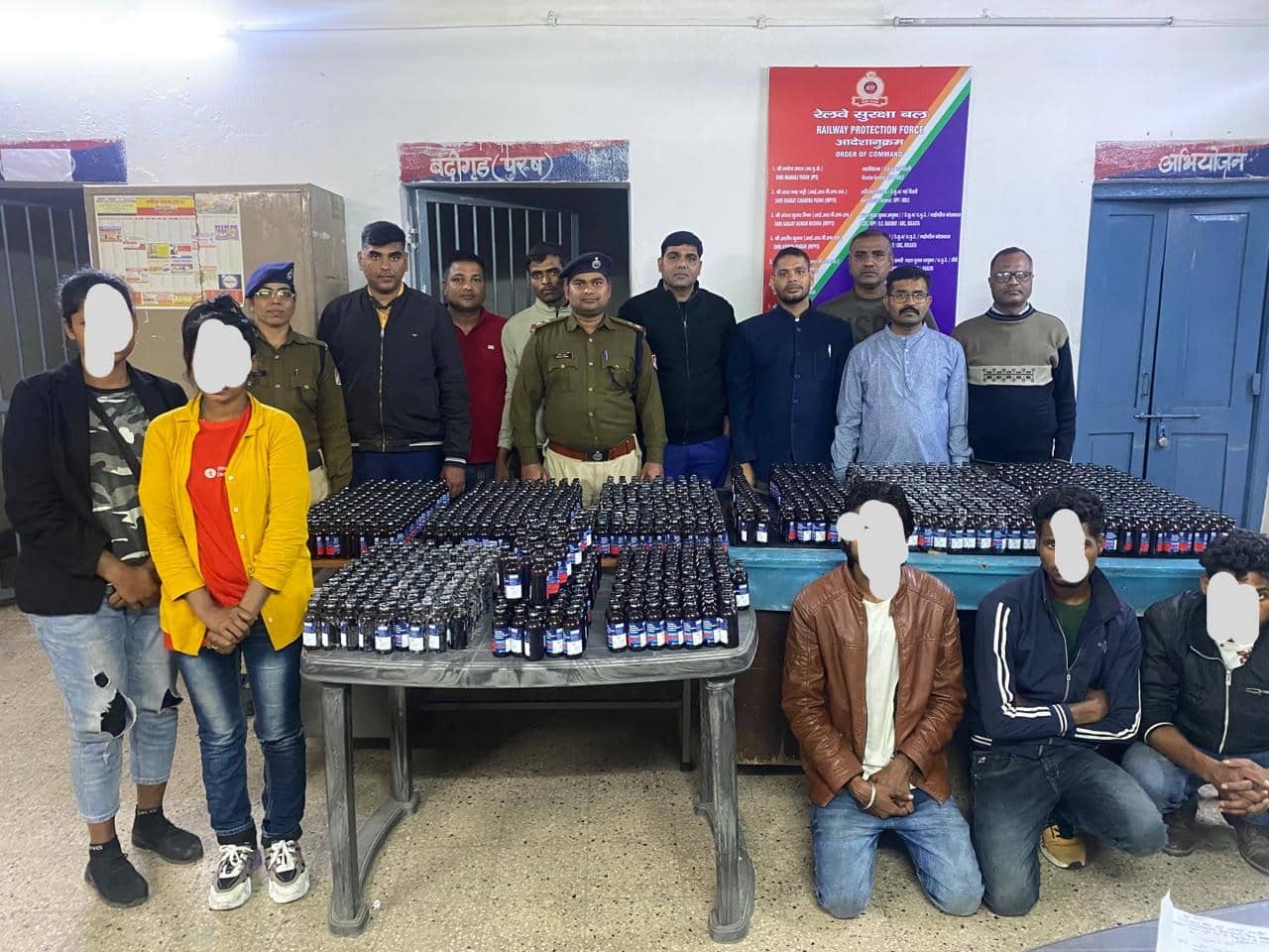 Breaking Ranchi : RPF ने भारी मात्रा में अवैध कफ सीरप किया बरामद, दो महिला समेत पांच गिरफ्तार, बंगाल में बेचने की थी तैयारी