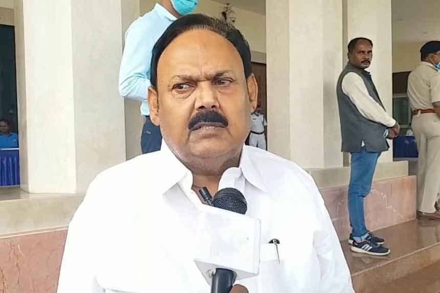 डाल्टनगंज- रांची व डाल्टनगंज-पटना के लिए 19 सीटर विमान की अनुमति, फिर भी क्यों चालू नहीं हो रहा डाल्टनगंड हवाईअड्डा, कमलेश सिंह ने सरकार से पूछा सवाल