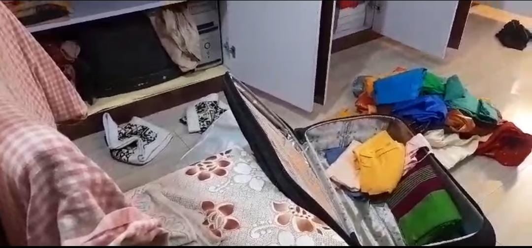 सरायकेला:आरआईटी के अर्थ एनक्लेव में भीषण चोरी ! चोरों ने बंद पड़े चार फ्लैट का ताला तोड़कर करोड़ों की नगदी और गहने उड़ाए