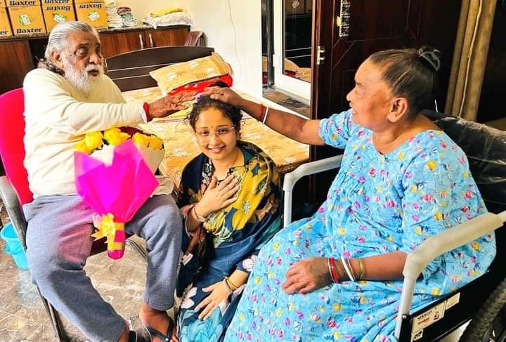 Big Updates : जेल में बंद हेमंत सोरेन की आवाज़ बन दहाड़ेंगी कल्पना! गुरुजी से आशीर्वाद लेकर सार्वजनिक रूप से राजनीति में कदम रखने की घोषणा
