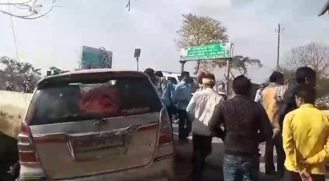 मोतिहारी:दर्दनाक सड़क हादसे में एक ही परिवार के तीन लोगों की मौत, मृतकों में सास, ससुर और बहु शामिल, एक की हालत गंभीर