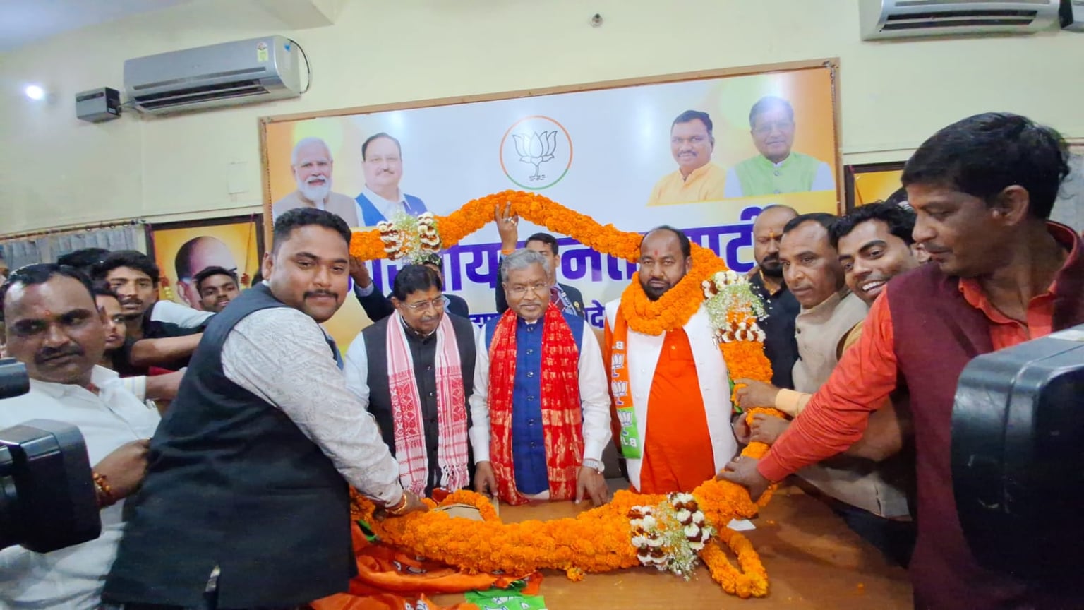 Palamu LS Seat : न घर का न घाट का एक मुद्दत से परेशान है पूर्व सांसद ! इस बार भी ना राम मिले ना माया,अब क्या करेंगे घुरन राम
