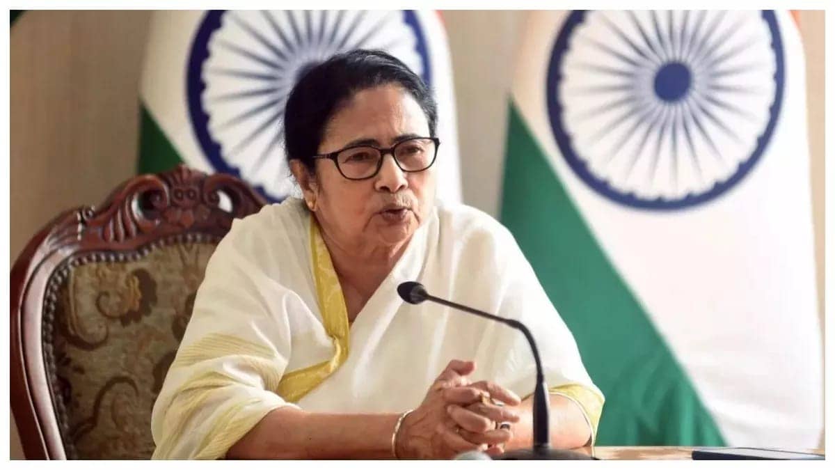 बंगाल में ‘एकला चलो रे’ की राह पर ममता दीदी! अकेले चुनाव लड़ने का लिया फैसला, कुल 42 लोकसभा सीटों पर घोषित किया उम्मीदवार,देखें लिस्ट
