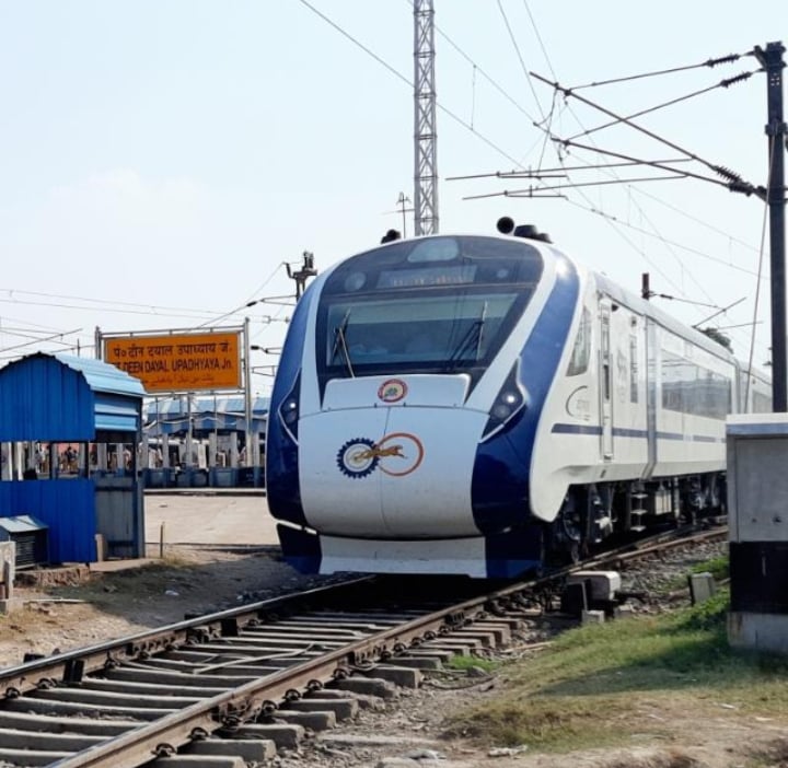 Railway News : होली में घर जाने में नहीं होगी परेशानी!रेलवे ने शुरू किया 20 जोड़ी स्पेशल ट्रेन,देखिए किस रुट पर चेलगी सभी