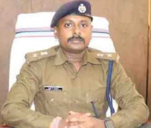धनबाद: कोलडम्पों पर आतंक मचाने वालों के साथ-साथ लापरवाह पुलिस अधिकारी भी एसएसपी के निशाने पर, जानिए किस पर गिरी है गाज