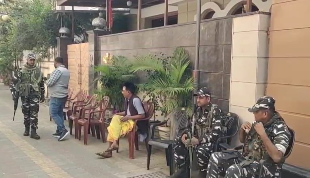 धनबाद में ईडी की रेड: पुंज सिंह के धैया बंगले में प्रवेश करने के लिए टीम को करना पड़ा चार घंटे का इंतजार,जानिए खबर विस्तार से