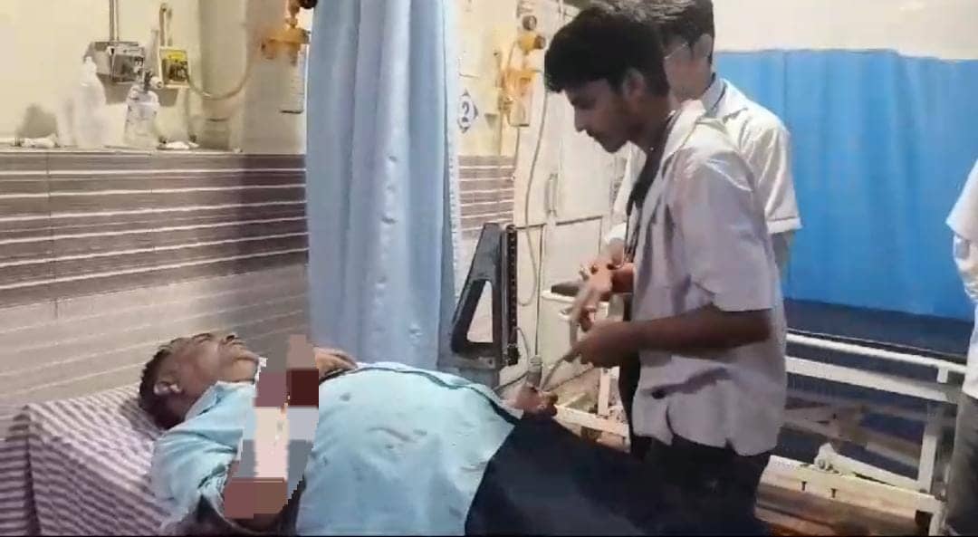 बिहार: जमीन विवाद में खूनी संघर्ष! पड़ोसी ने दूसरे पड़ोसी पर की फायरिंग, दो लोगों को लगी गोली, हालत गंभीर