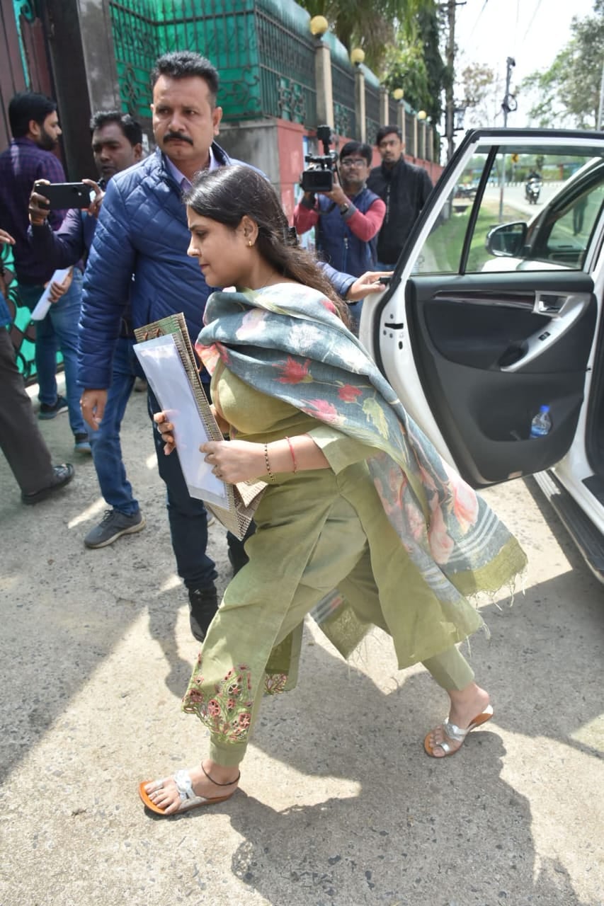 ED ACTION: एक बड़े IAS अधिकारी का अस्पताल ED की रडार पर! अधिकारी की पत्नी से पूछताछ शुरू