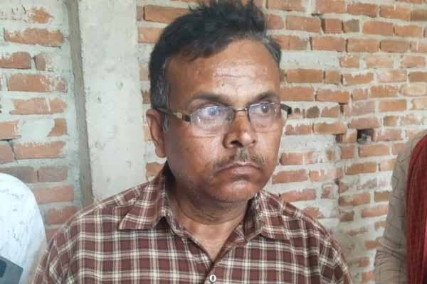 चतरा में एसीबी की बड़ी कार्रवाई, शिक्षिका से आठ हजार घूस लेते बीआरपी को रंगे हाथ दबोचा, जांच रिपोर्ट मैनेज करने के नाम पर मांगा था पैसा