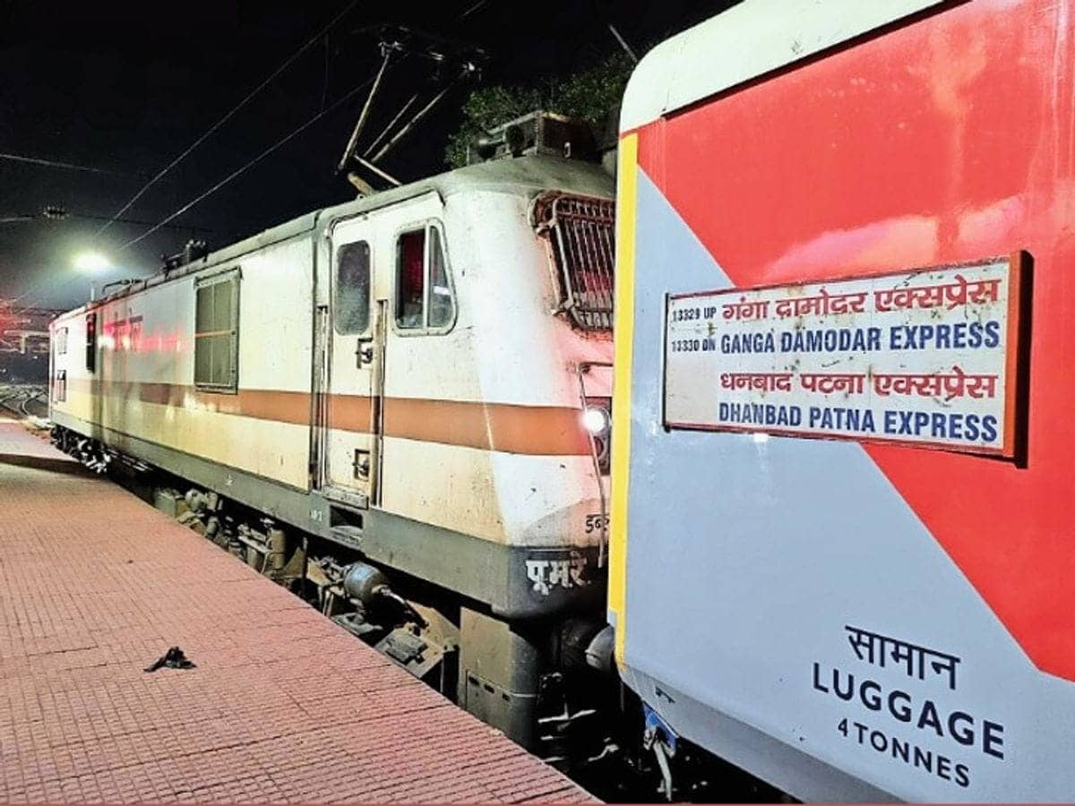 DHANBAD: जब जनरल का टिकट लेकर लोग ट्रेन के स्लीपर और एसी बोगियों में चढ़ने लगे तो जानिए रेलवे ने क्या लिया है नया निर्णय