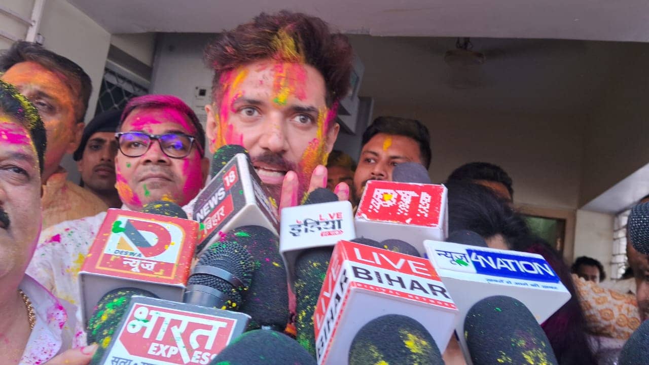 चिराग पासवान ने जमकर खेली होली, कहा 4 जून को फिर बीजेपी मनायेगी होली, जब नरेंद्र मोदी तीसरी बार बनेंगे पीएम