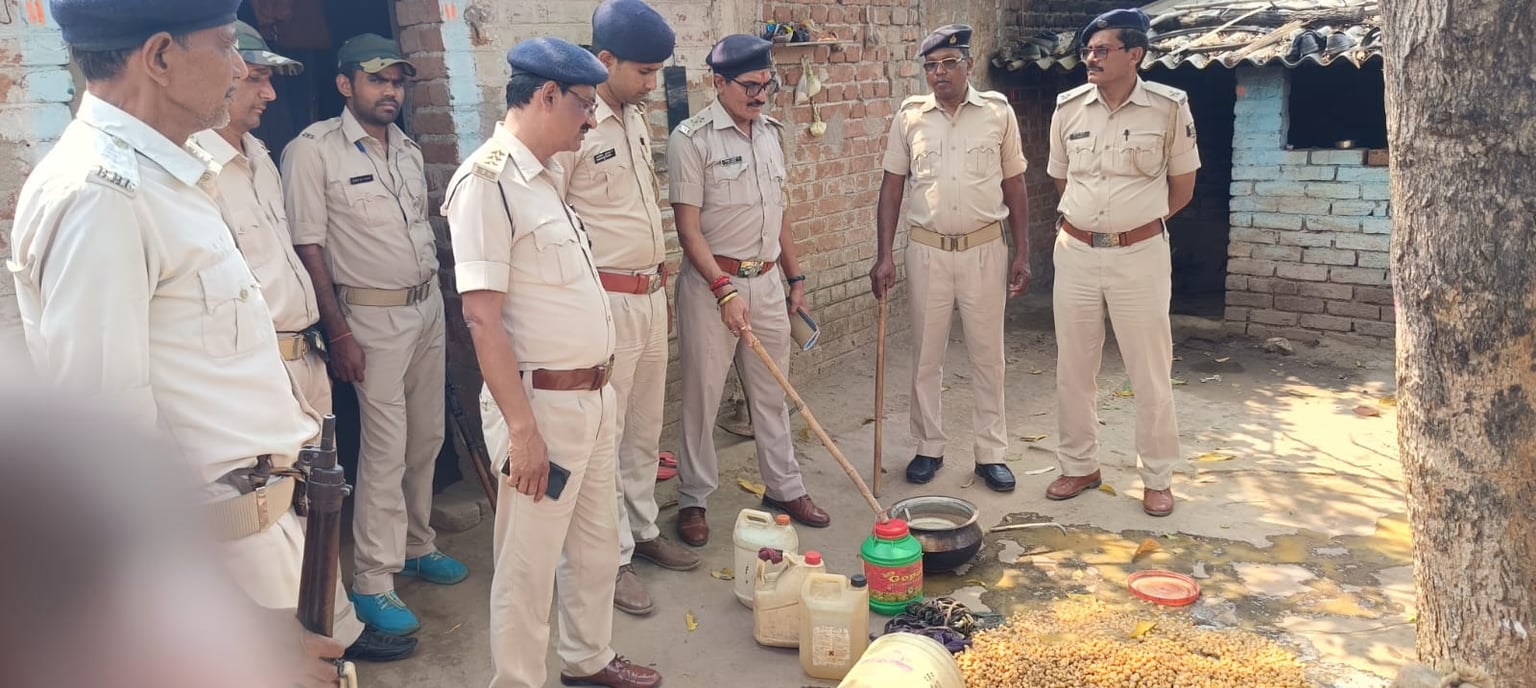 लोकसभा चुनाव को देखते हुए उत्पाद विभाग सक्रिय,बिहार पुलिस की मदद से सीमावर्ती क्षेत्रों में चलाया जा रहा है व्यापक अभियान, पढ़िये कहां का है मामला
