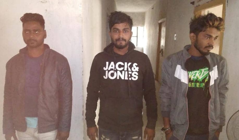 पलामू में चोरी की बाइक के साथ तीन बाइक चोर धराए