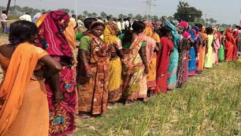 LS Poll 2024 : खूंटी में जीत और हार में आधी आबादी का होगा अहम रोल, पुरुषों से अधिक है महिला वोटरों की संख्या