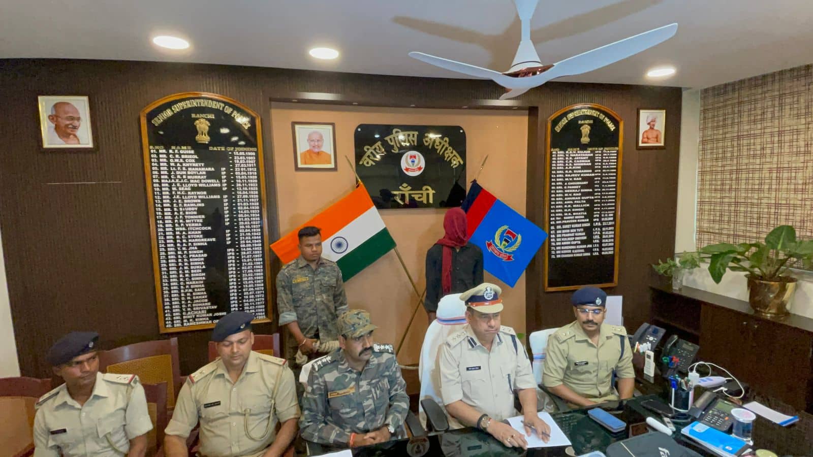 Jharkhand crime-जंगी एप उग्रवादियों के हाथ एक नया हथियार! क्रसर में आगजनी करने पहुंचे पीएलएपआई का एरिया कमांडर गिरफ्तार