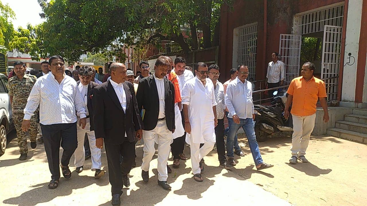 LS Poll 2024 : गोड्डा सीट को लेकर फील गुड में निशिकांत दुबे ! कहा - "प्रदीप यादव मेरे लिए दूध भात.. और झामुमो ने दिया प्रत्यासी तो देवघर में बैठ पियूँगा चाय"