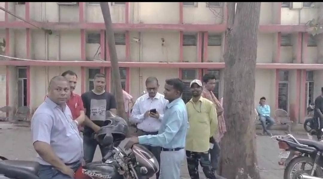 जमशेदपुर:फिर सामने आई एमजीएम अस्पताल की लापरवाही! शीतगृह में रखे शव को चूहों ने कुतरा, पढ़ें परिजनों ने क्या किया