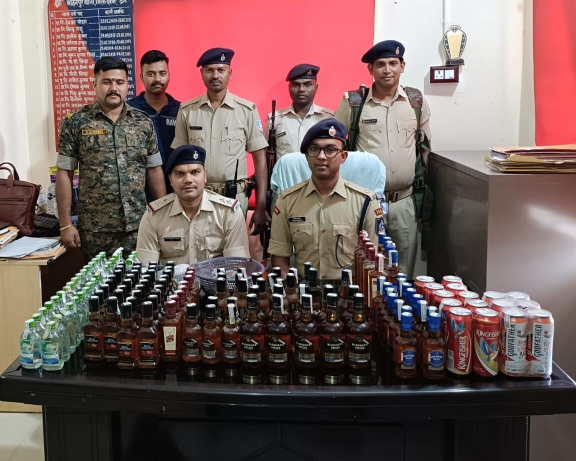 देवघर: किराना दुकान में चलता था अवैध नशा का कारोबार, भारी मात्रा में देसी,विदेशी शराब और मादक पदार्थ बरामद
