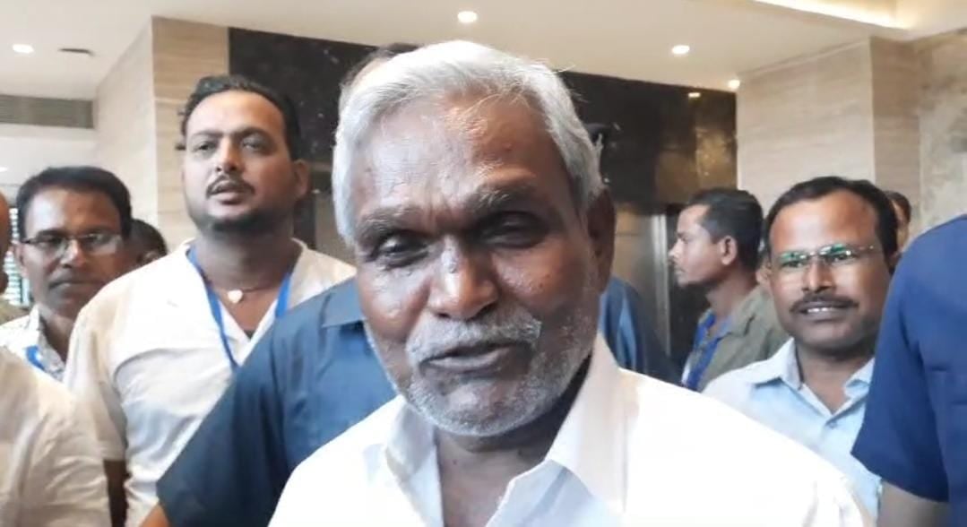 चार दिवसीय दौरे पर सरायकेला पहुंचे मुख्यमंत्री चंपई सोरेन, बूथ कमेटी बैठक में लिया हिस्सा, गठबंधन की जीत का किया दावा